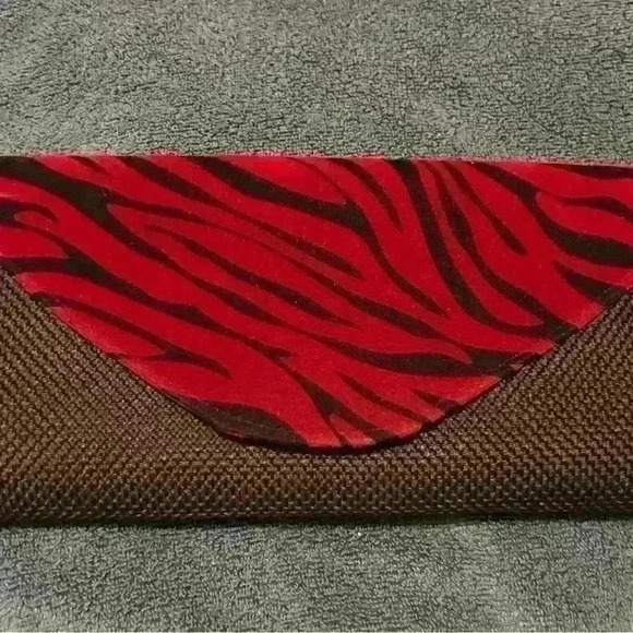 Stunning black and red clutch, hand woven zebra print very clean condition - Picture 1 of 3